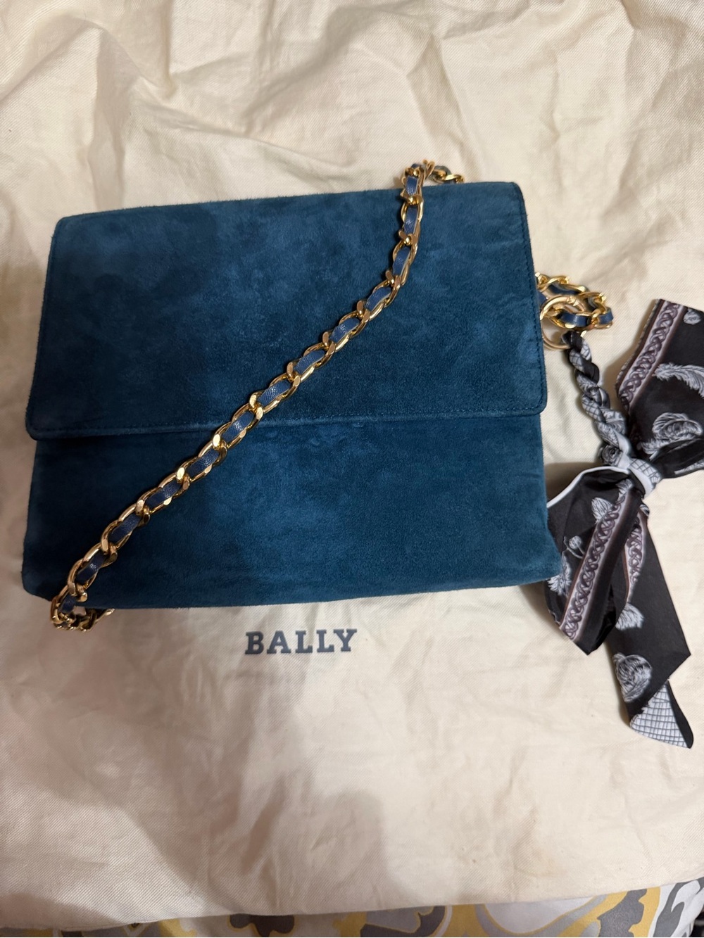 Vintage Bally Blue Suede Shoulder Bag Italy Gold Chain Crossbody Purse - Picture 15 of 15